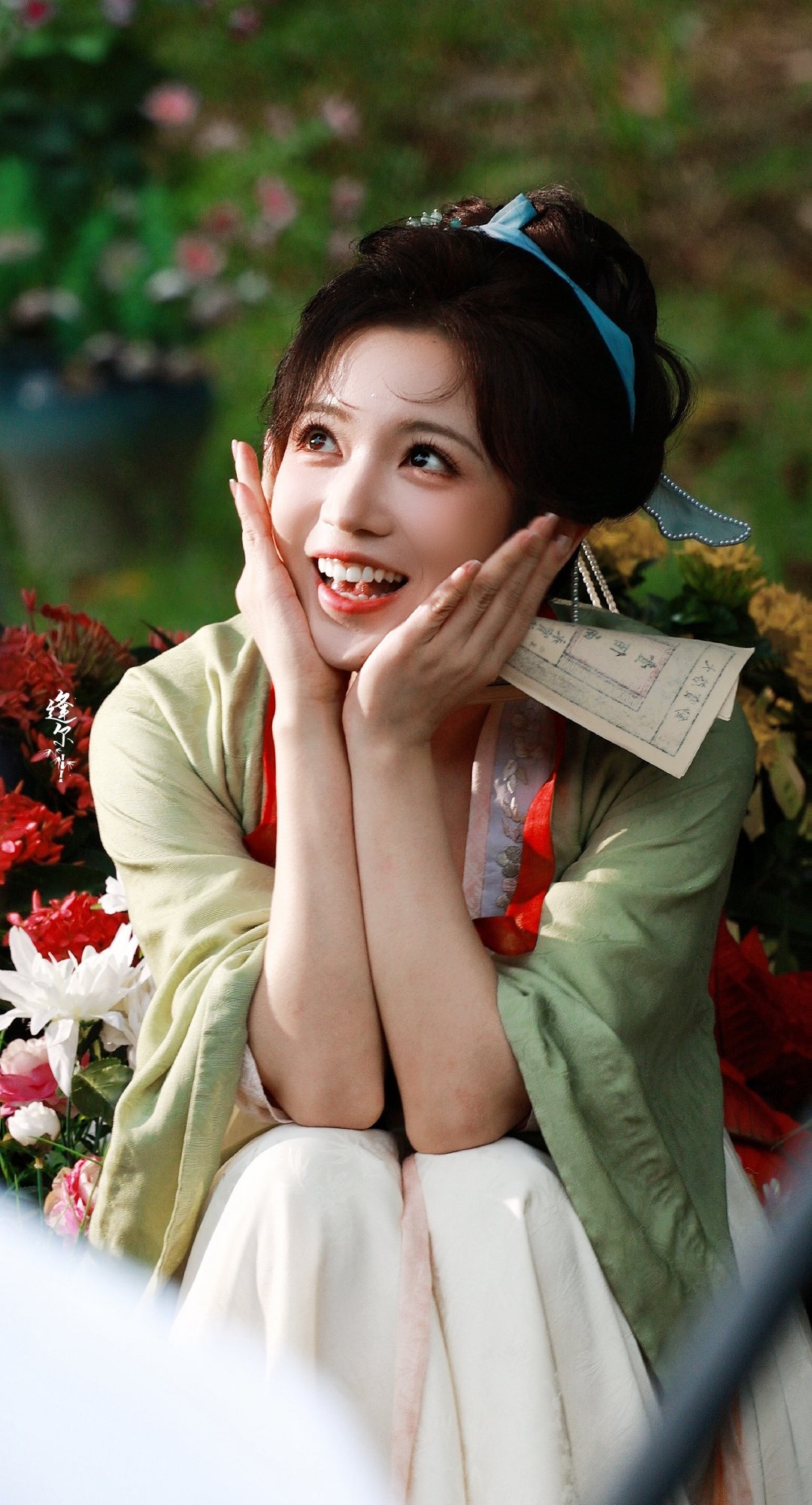 #代露娃妈妈眼神#老娃要是我闺女就好了，我虽然没养过娃，但是绝不可能做的比她妈还差劲，这么漂亮可爱的女儿给我我心疼还来不及呢，怎么舍得那样对她 ​