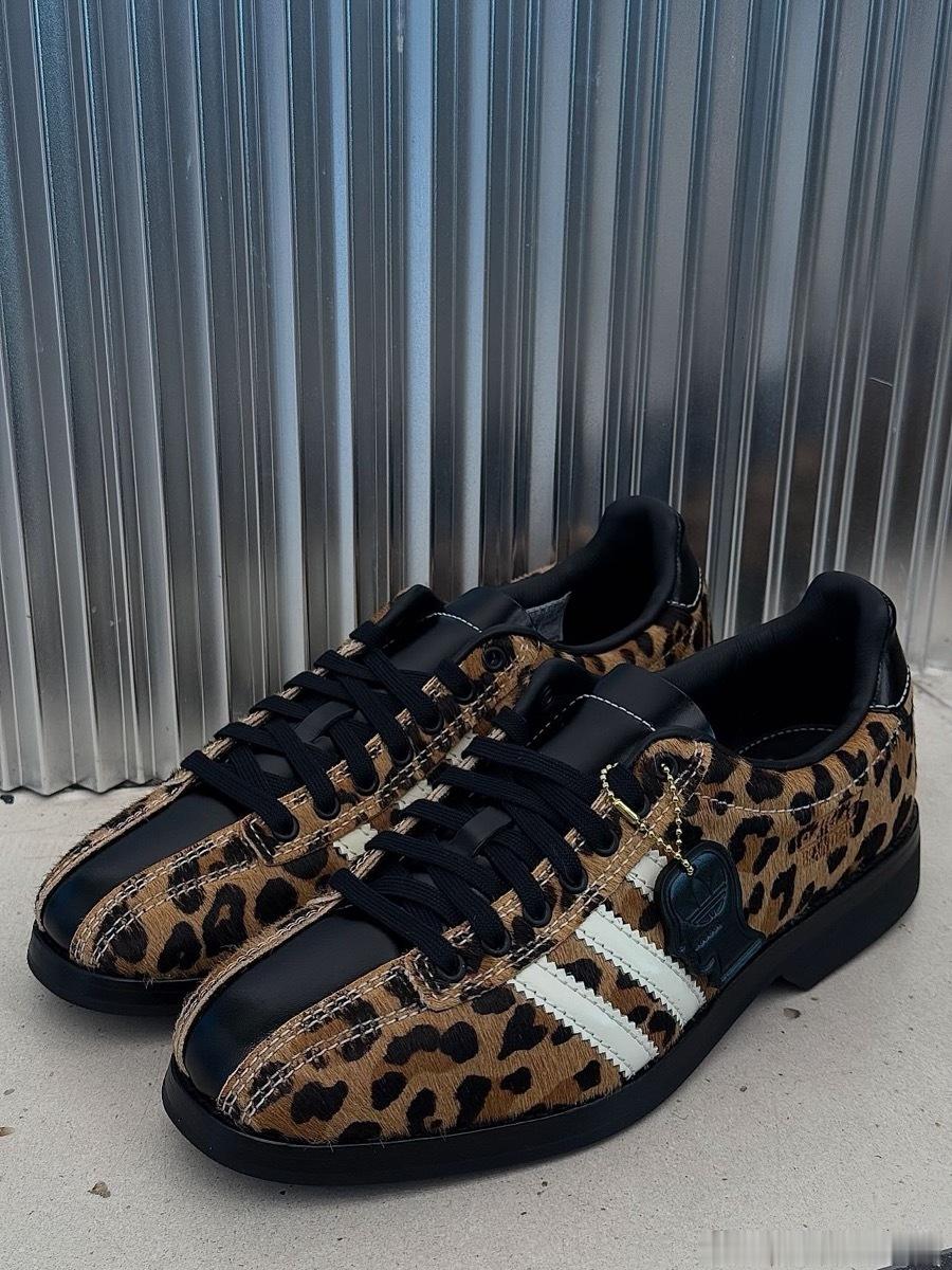 Brain Dead x adidas Samba Bowling「 Leopard 🐆​ & Snakeskin 🐍 」预计将于10月8日发售 ！/// - © ig 潮流inbox鞋控的日常 ​​​