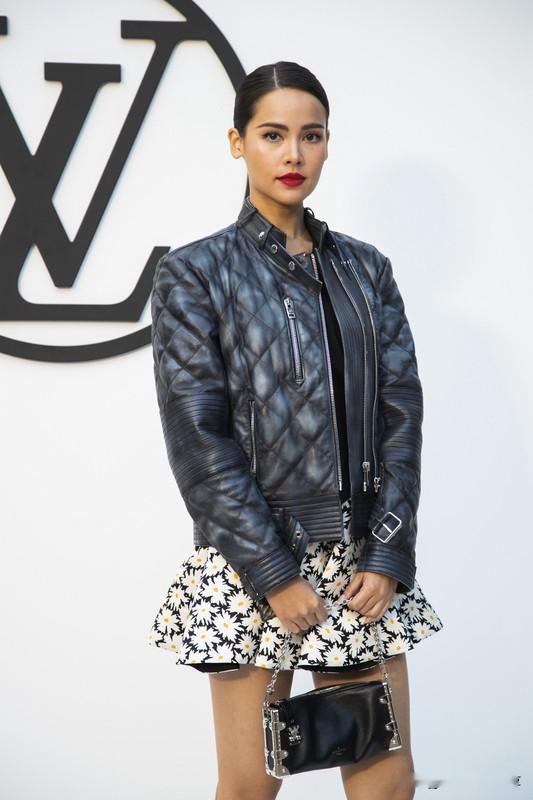 又纯又欲的女生，就像一杯加了糖的烈酒，让人欲罢不能。 比如泰国女星乌拉...