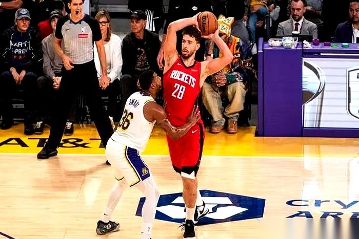 据美媒爆料，休斯顿火箭队的年轻核心申京，今年夏天可能要被管理层直接摆上...