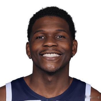 爱德华兹扛旗！森林狼硬刚马刺 系列赛激战正酣北京时间5月9日，NBA西...