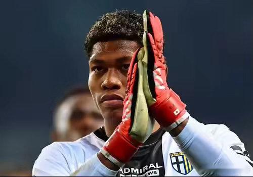 8月16日讯 根据意大利记者斯基拉的报道，阿斯顿维拉准备向帕尔马支付3...