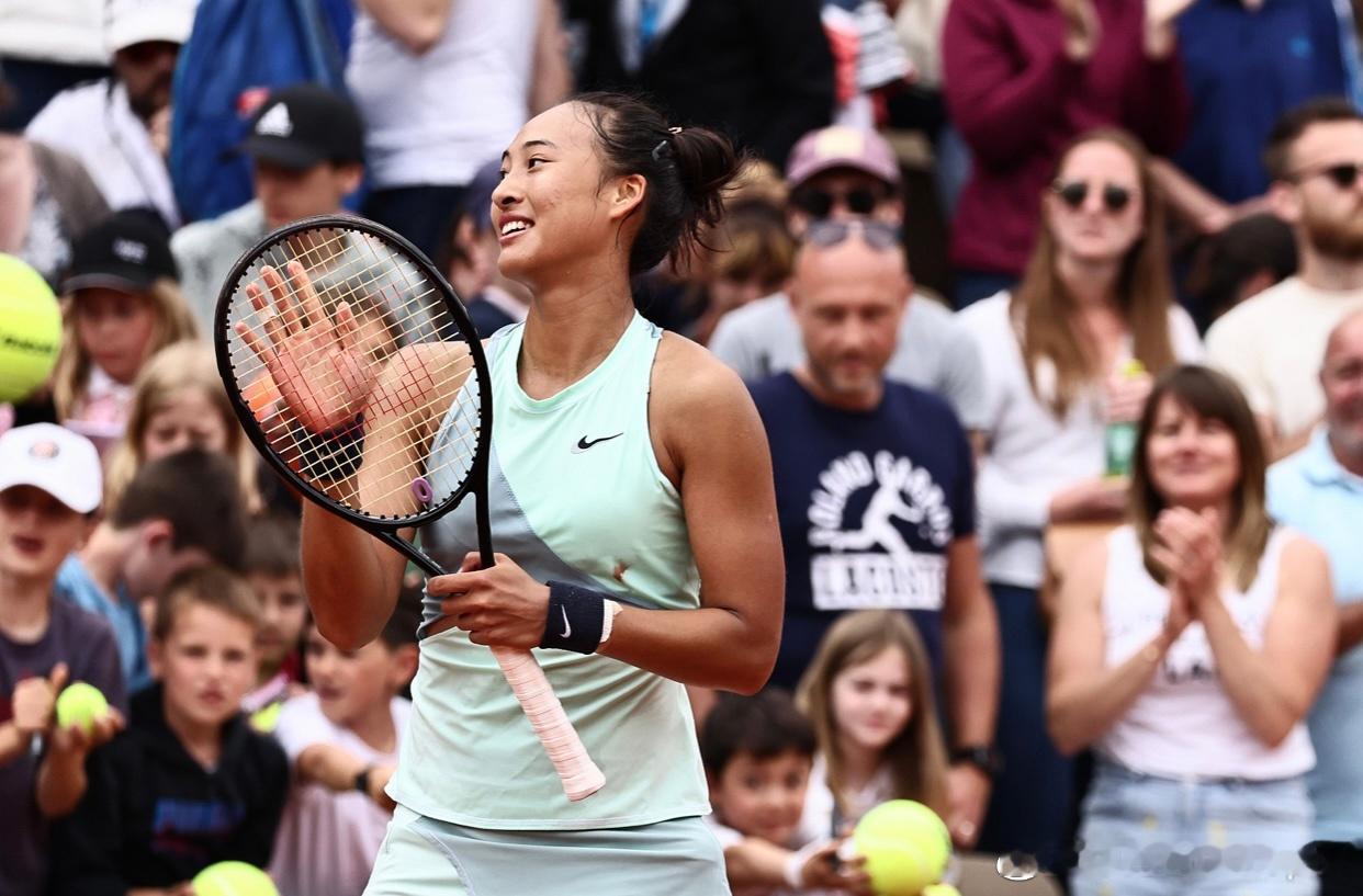 🇨🇳中国金花郑钦文首次打进32强，她在赛后接受媒体采访时表示：🎾...