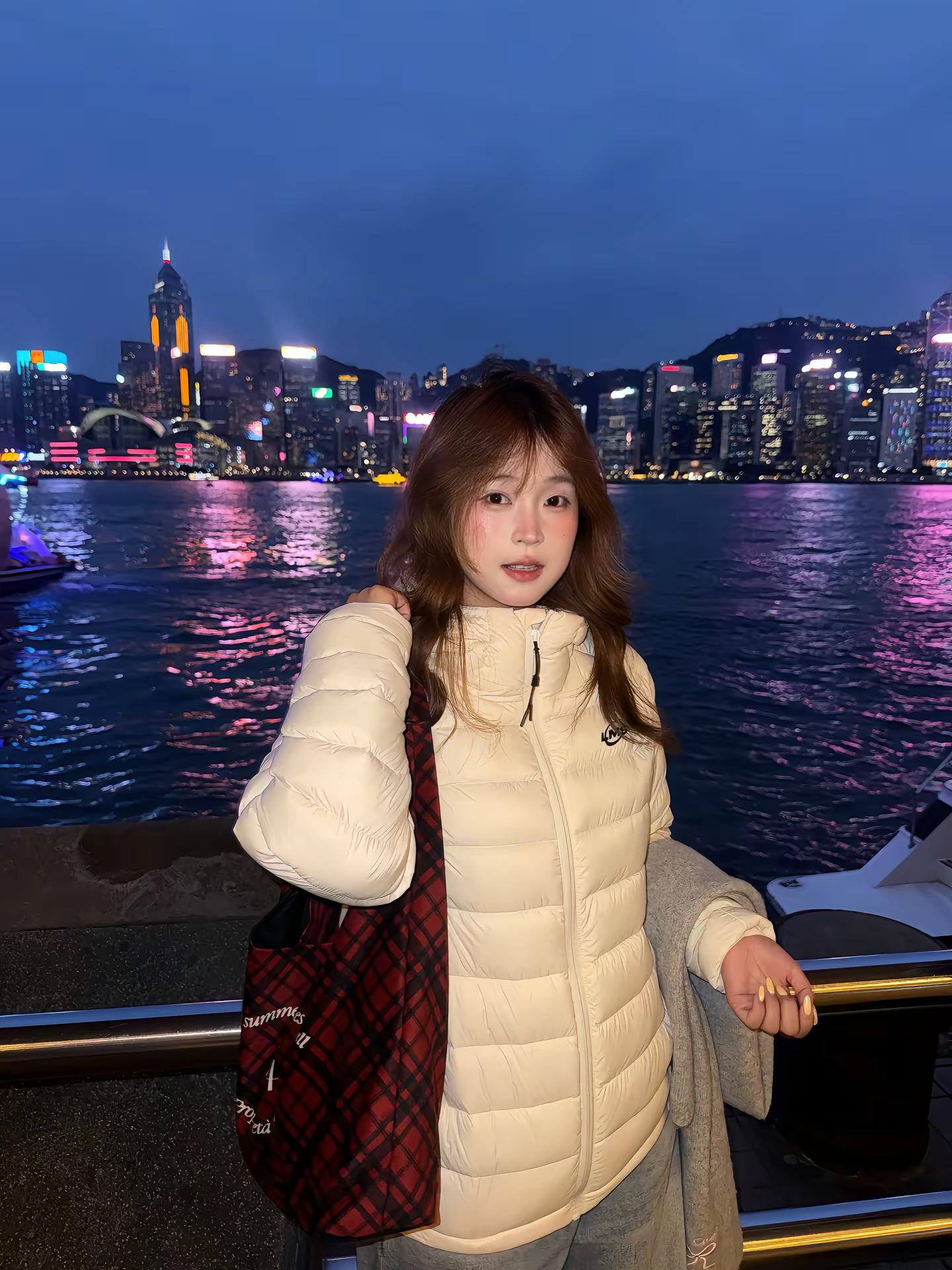 栾念 这么美的维多利亚港 你居然和她说了再见