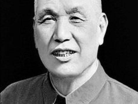 他曾任河南省委第一书记，执掌铁道部，后任北京市委第一书记；山东濮县人，长期在工业