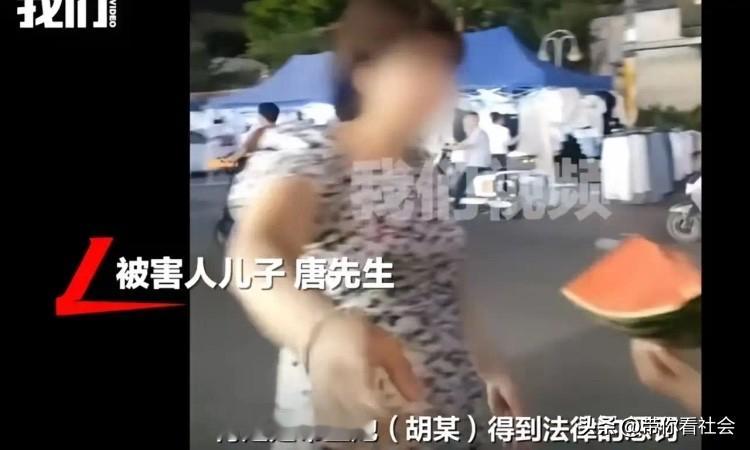 “细思极恐！”东莞，一名49岁男子与女友同居五六年，一直帮她抚养3个孩子，哪料有天午睡时，竟被女友残忍杀害分尸。事后对方为掩人耳目，冒充他回信息、发朋友圈制造其仍然在世的假象。

这案子真正让人后背发凉的，是杀人之后那一连串操作。2026年2月1日中午，东莞一处出租屋里，49岁的唐某在午睡中再也没有