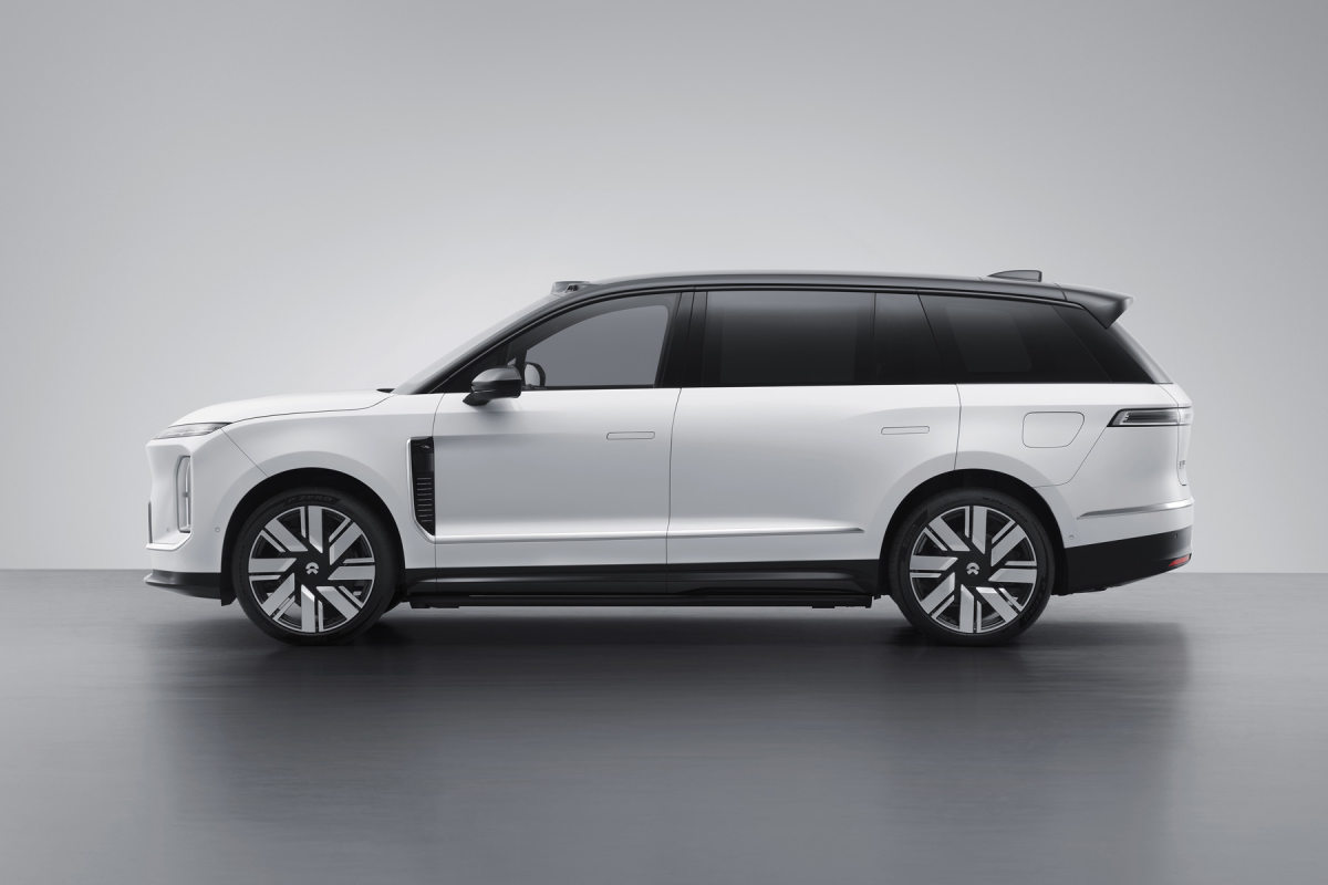 工信部正式曝光了蔚来ES9的外观和尺寸，从内容看长为5365mm，宽为...