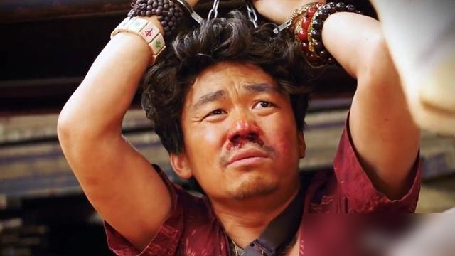 陈思诚离了王宝强，真玩不转。
你看《唐探》系列，王宝强一演，票房直接往百亿冲。今年百花奖，他靠《唐探1900》里的阿鬼，拿了从业26年来第一个主流表演奖提名。
再看陈思诚自己折腾的《外太空的莫扎特》，扑得悄无声息。徐峥也一样，《港囧》没了王宝强，口碑直接崩盘，观众根本不买账。
说白了，这俩人最