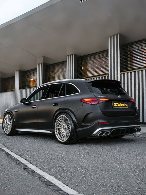 GLC 63 AMG 简单搭配，反而更高级
