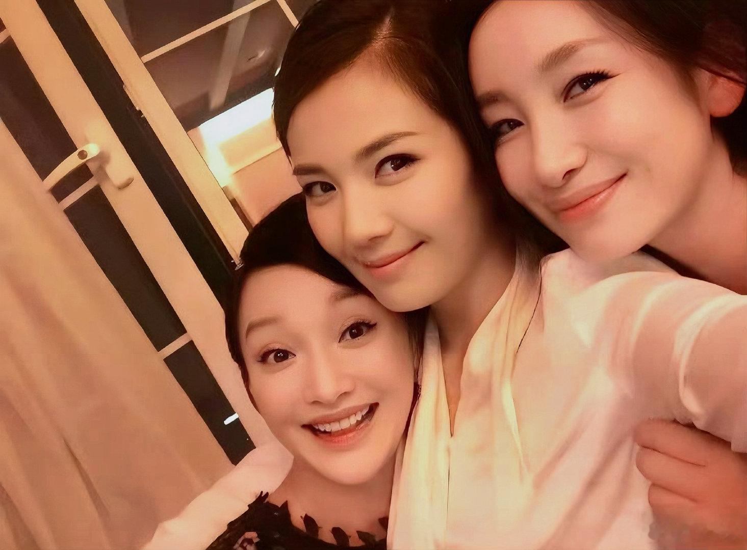 #刘涛[超话]#  三个妈妈🥰 ​