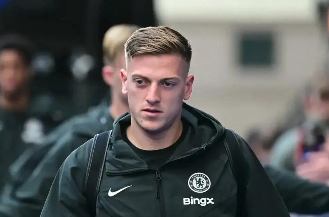 英格兰媒体talkSPORT首席记者Alex Crook在节目中更新了...