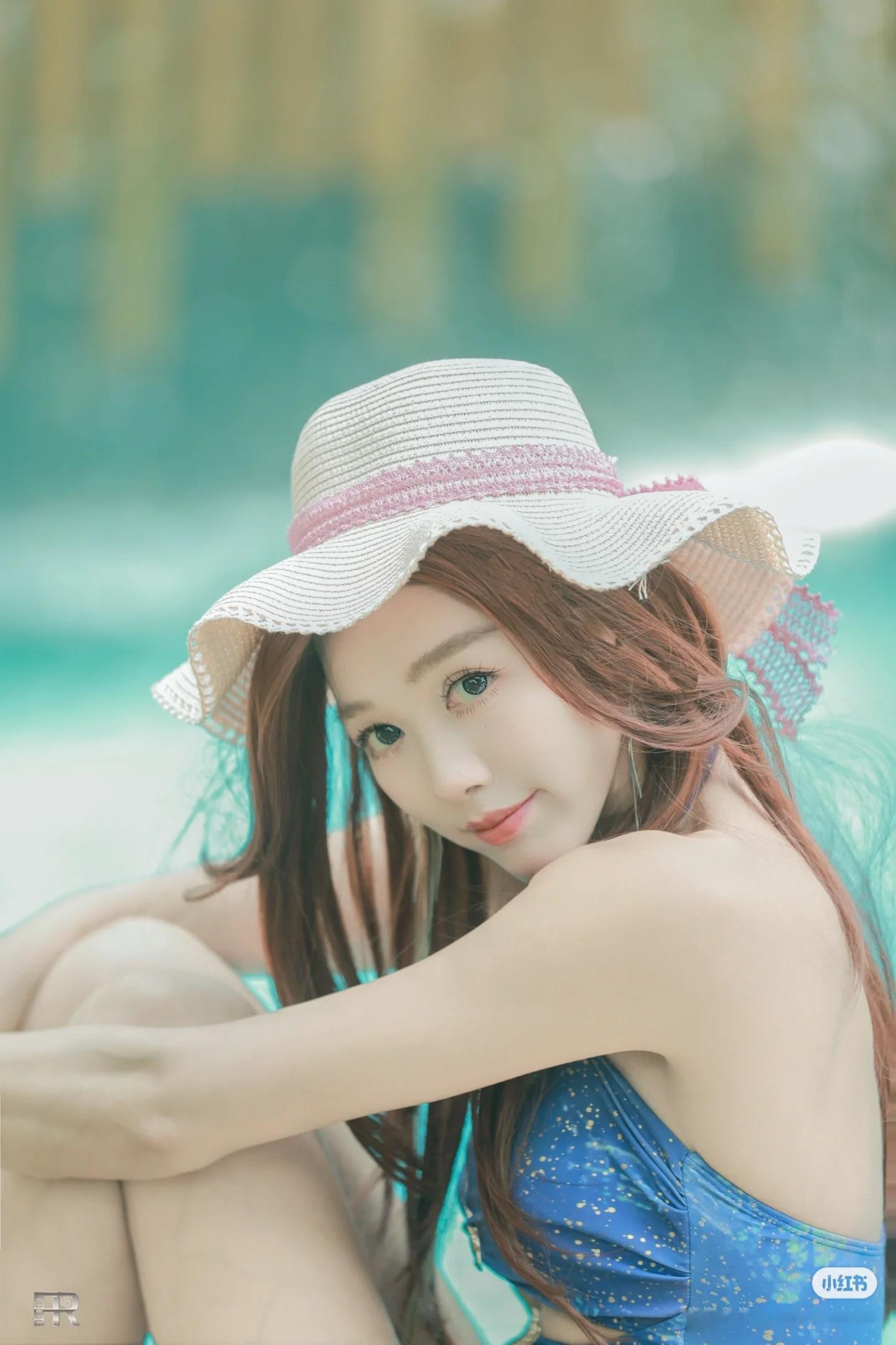 <p>冬日生活打卡季美女模特小粉儿穿搭写真 <!--{img:0}--...