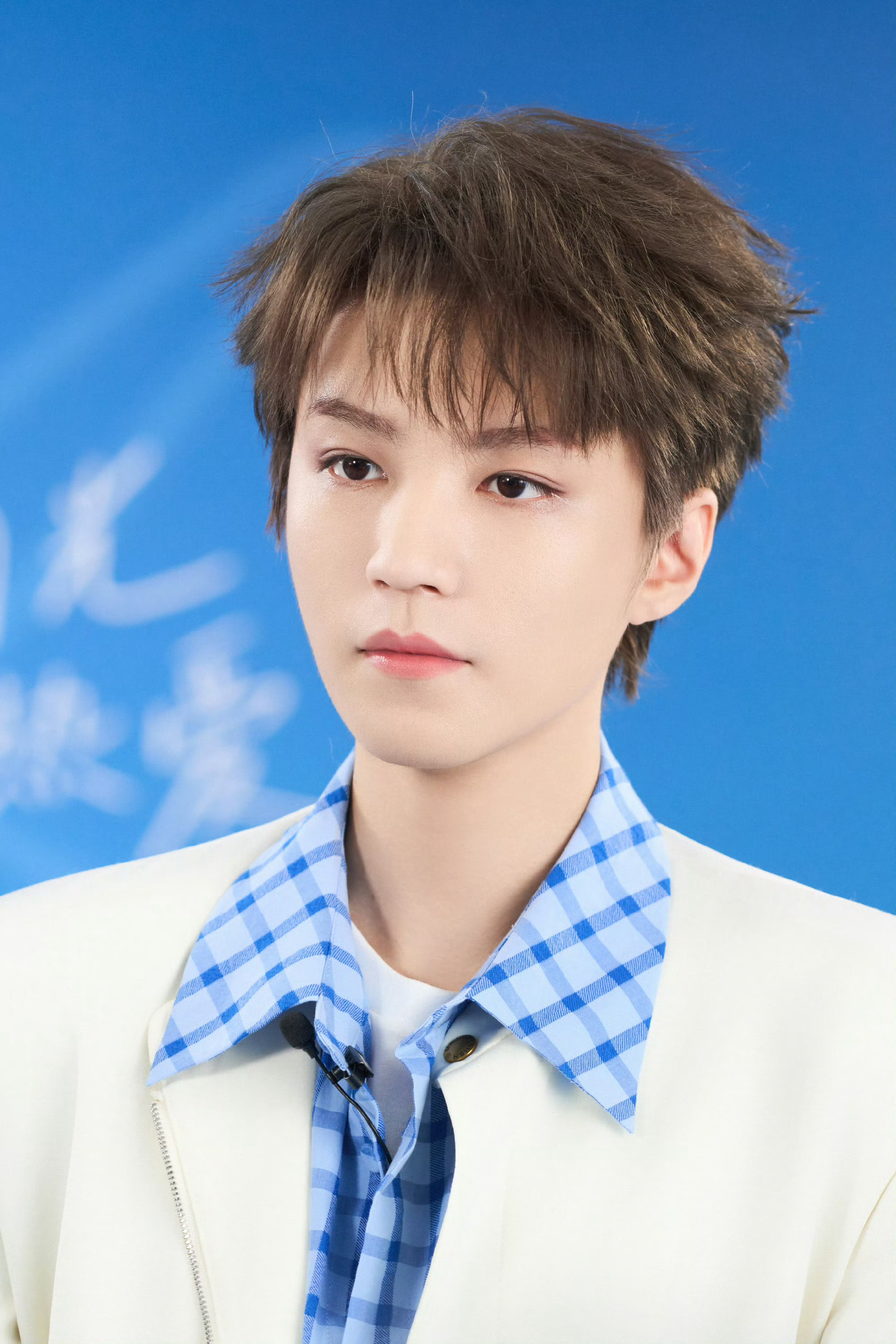 #王俊凯[超话]#
 💫#王俊凯恭喜黄雅琼圆梦巴黎#💫
💫#王俊凯恰好是少年#💫
💫#王俊凯 猫人品牌代言人# 💫

“海浪是大海献给黄昏的温柔，遇见你是世界献给我的温柔。”

@TFBOYS-王俊凯 ​

💎#Beautiful-TFBOYS-王俊凯[音乐]#
💎 #树读 (Live)[音乐]#  
💎 #心引力[音乐]#
💎  ​