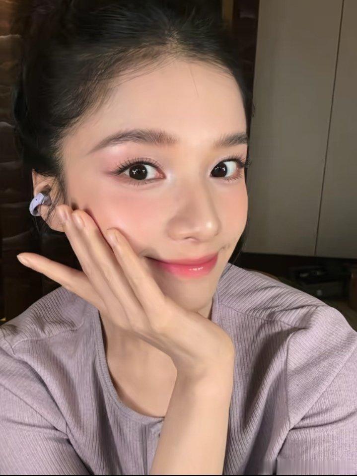 #张婧仪[超话]# | #张婧仪任冬雪# 

你是落日弥漫的橘，天边透亮的星

​