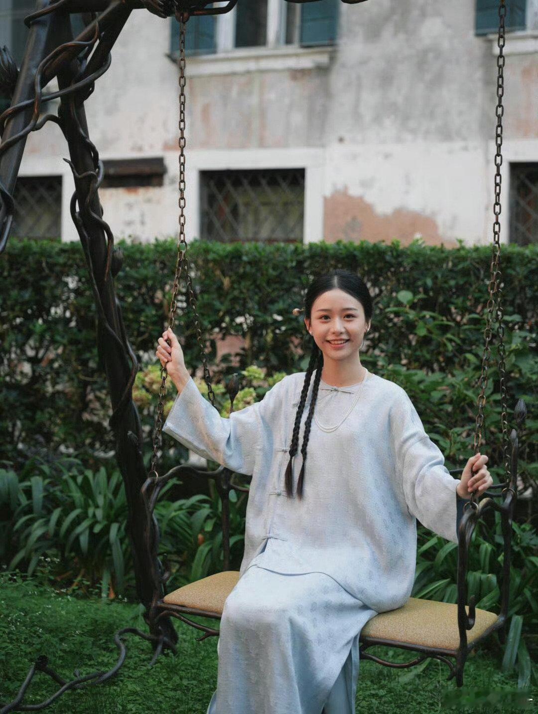 王晓慧长得好像石凯那个七年的未婚妻鹅鹅鹅 ​