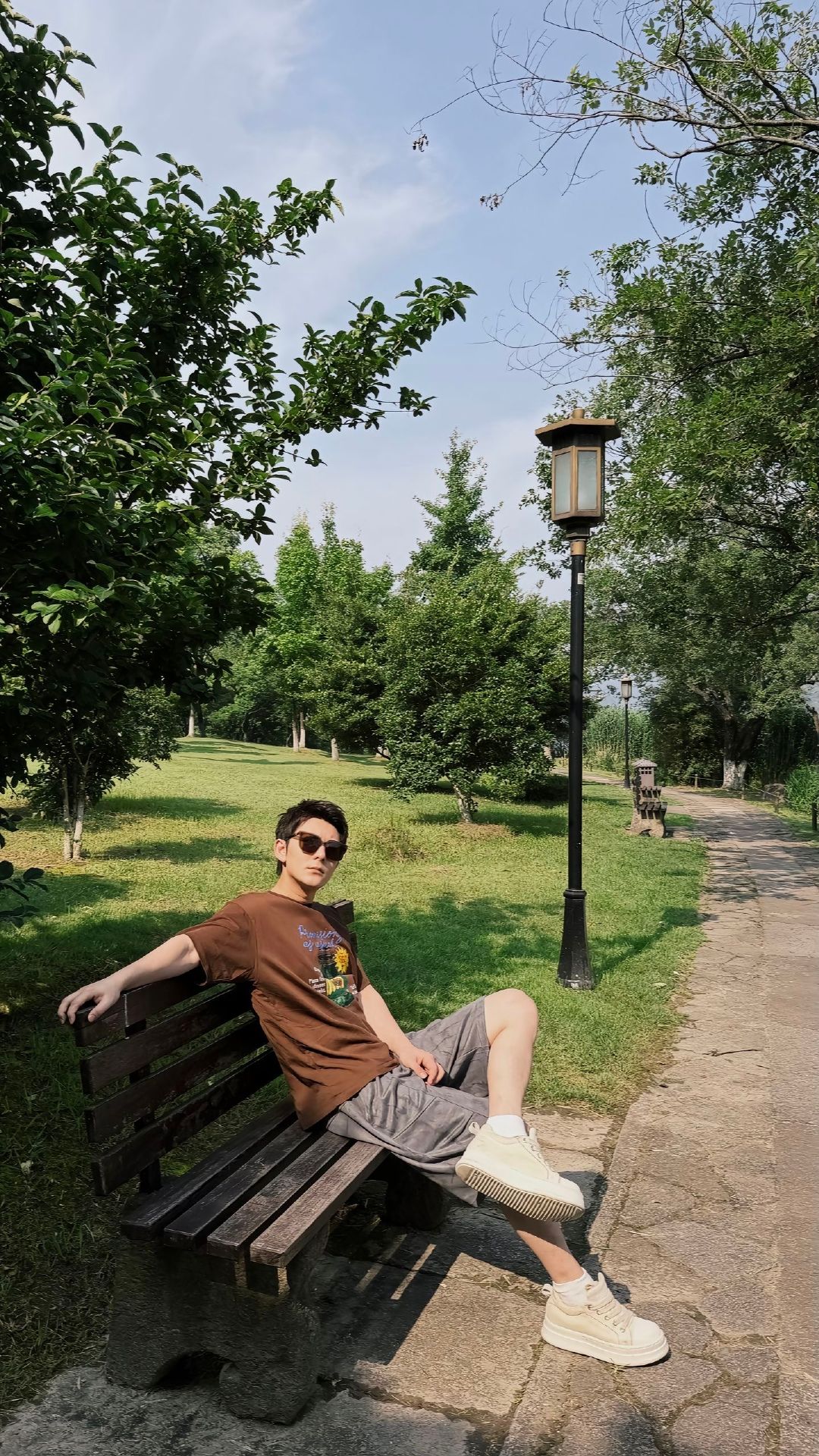 湘湖 好出片的地方～
but 打卡失败
暴风雨来临之际 更是不想离开
好大的风儿吹 好舒服～
我想我迫不及待还要去[憧憬]
#陈翔# 


有个不扫兴的朋友十分的赞[赢牛奶][赢牛奶][赢牛奶] ​