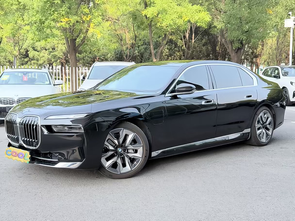宝马 23款 i7 xDrive60L 选装金额:47300 元