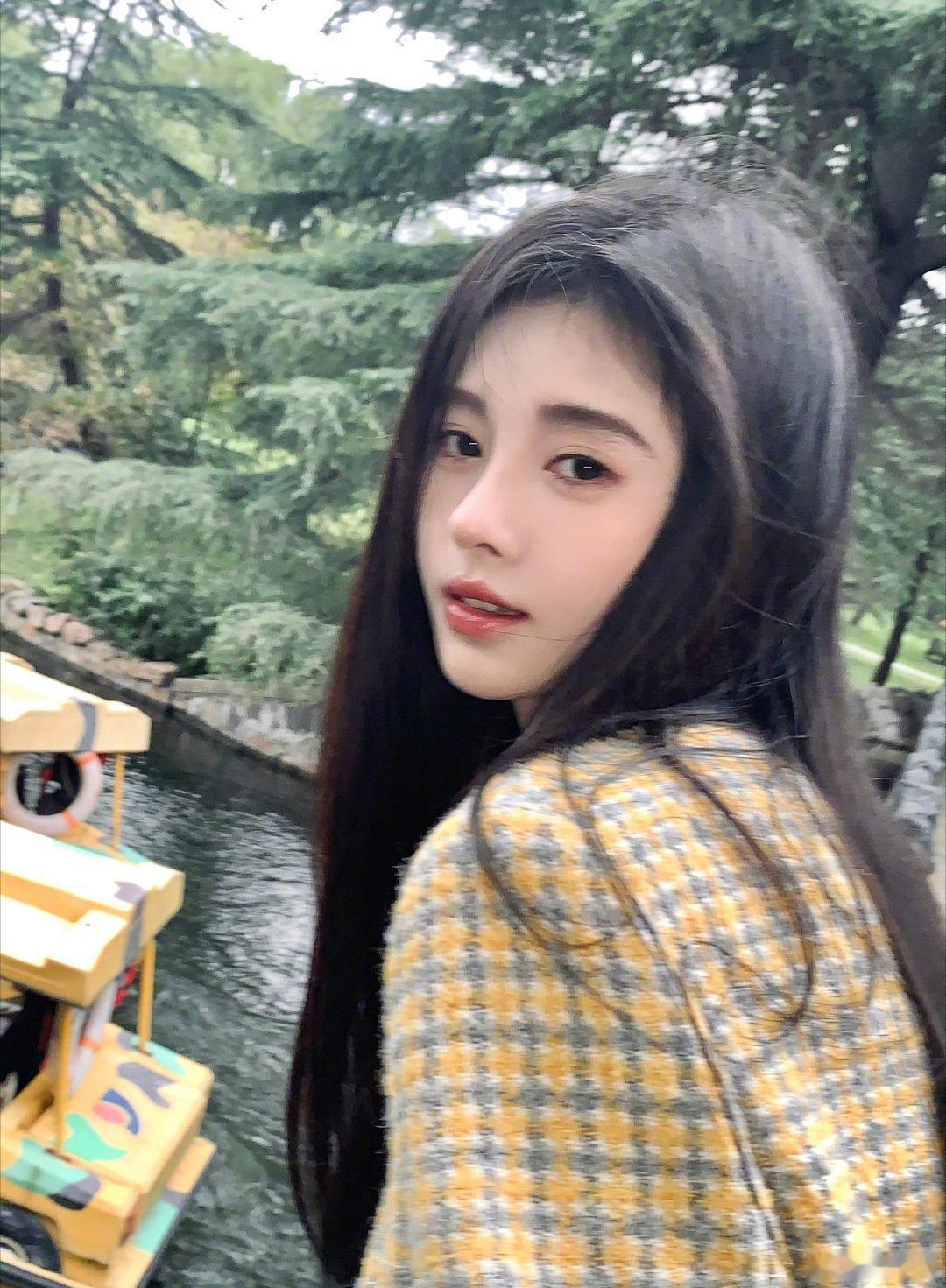 鞠婧祎丨一些绝美回眸合集🦋 ​