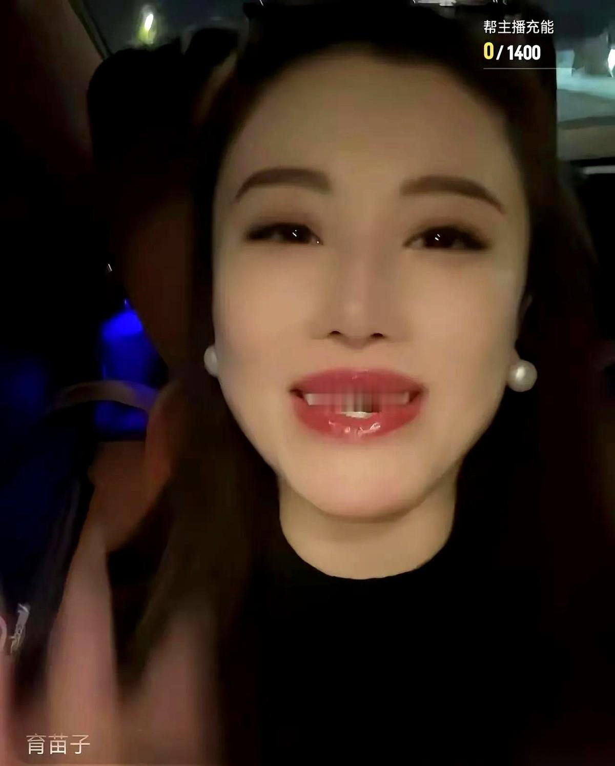 刘翔跟吴莎结婚十年没要孩子，这事在网上传得久了，风向越来越偏。
吃瓜群众们一盘算，这俩人要钱有钱，要时间有时间，整整十年没个动静，绝对不是因为养不起。八卦的火星子一顿乱崩，最后直接烧到了前妻葛天的地盘上。
一帮看热闹的网友，涌进葛天的评论区，明里暗里地打听刘翔的身体状况。甚至有人直接把话筒怼到她脸上