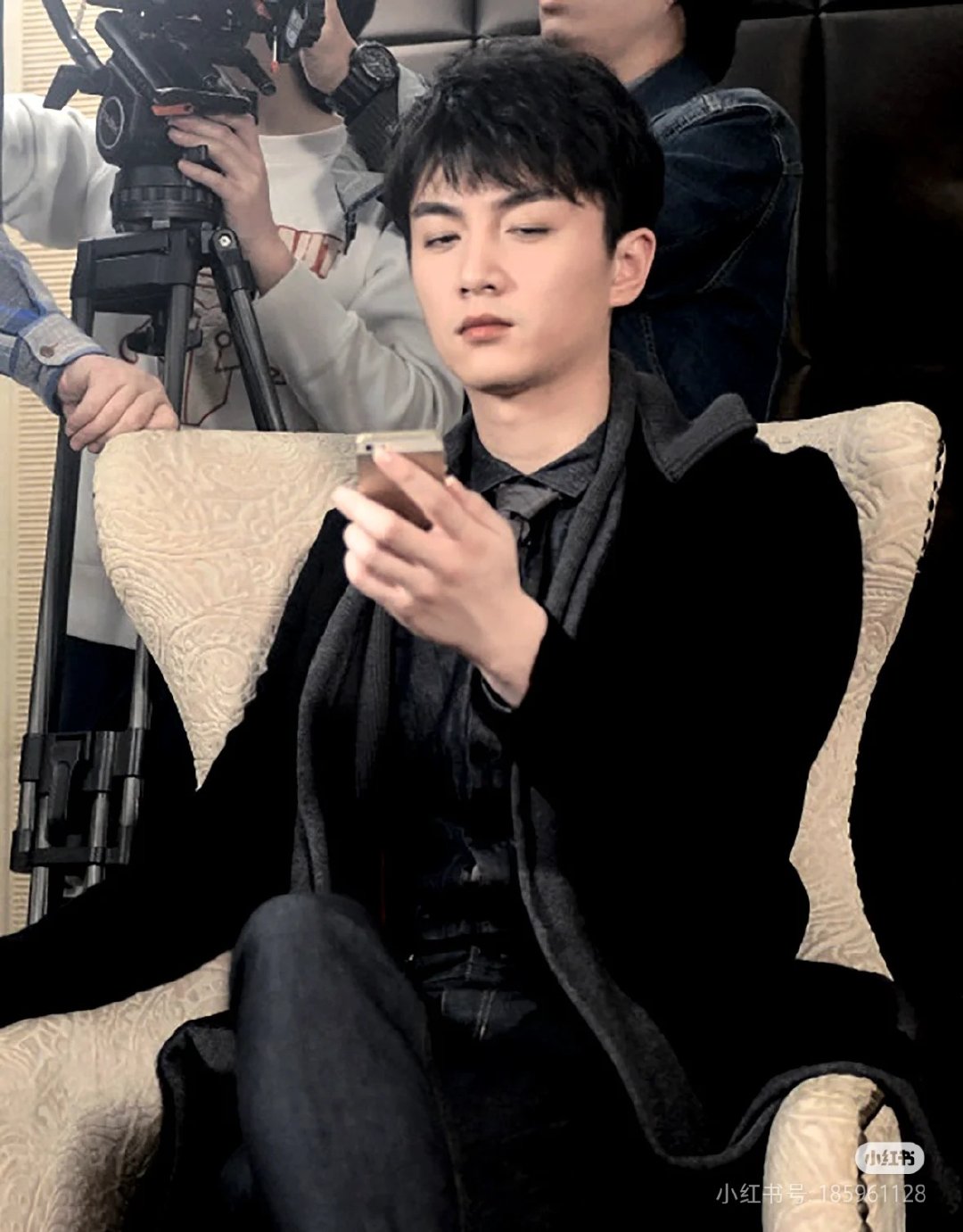 #陈晓[超话]#就是萌！正面看，萌！背面看，萌！左边看，萌！右面看，萌！上面看，萌！下面看，萌！用苹果手机看，萌！用华为手机看，萌！用小米手机看，萌！用三星手机看，萌！用欧坡手机看，萌！用维沃手机看，萌！用八八四八手机看，萌！！

陈晓嬴政｜陈晓杜现｜陈晓云襄｜陈晓徐海 ​