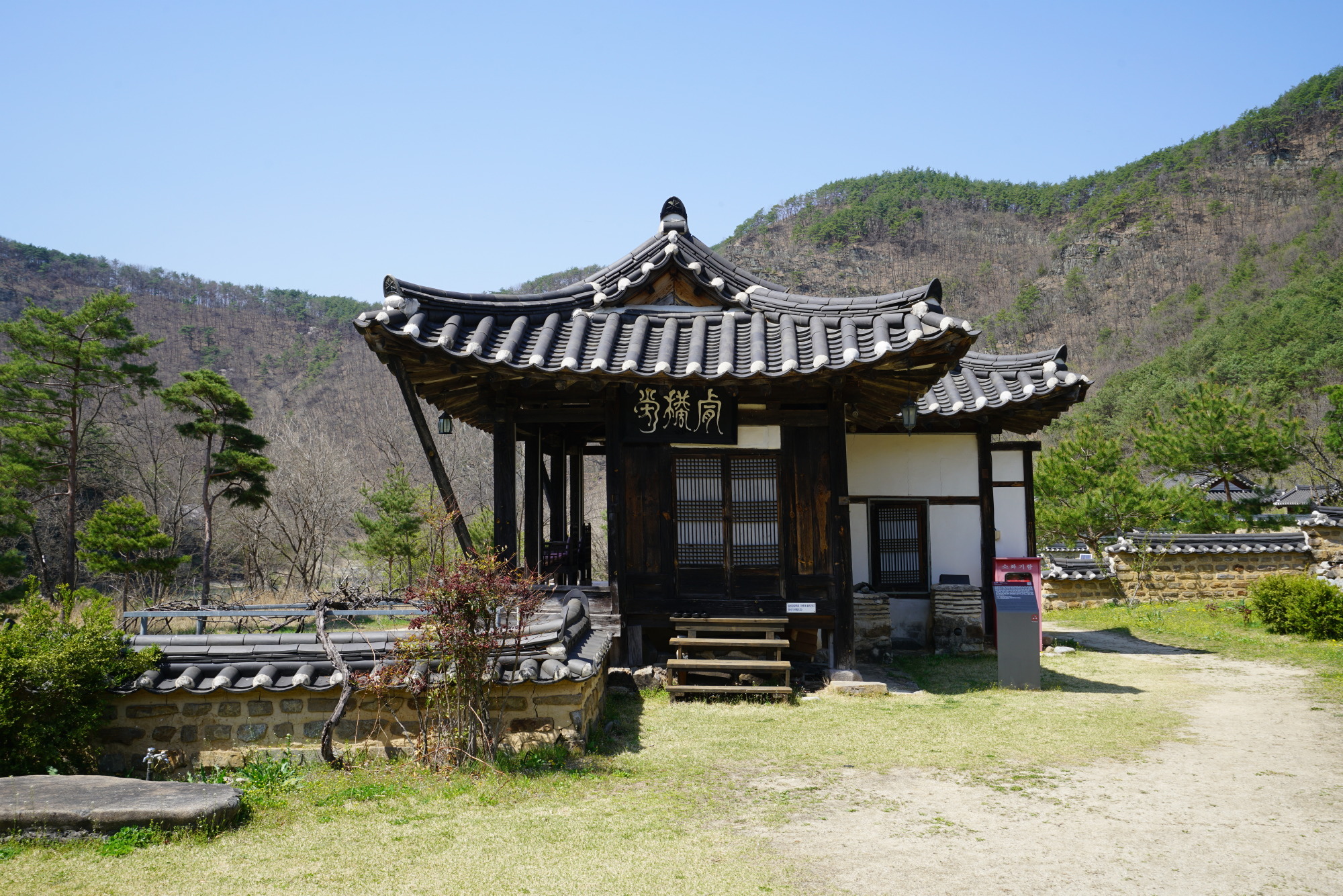 韩国小众古迹08 安东聋岩宗宅 肯构堂  肯构堂是学者兼文官李贤辅（1...