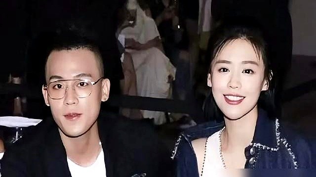 马思纯在杨天真播客里亲口承认单身了。

上一段谈了五年的感情彻底翻篇，连欧豪都早已是过去式。外界老嘲讽她是“恋爱脑”，她倒好，直接接住这个标签，说自己爱得热烈、坦荡，这词从来不是负面的。

但她现在的底线很硬：拒绝消耗式沟通，不想去改变谁，也不想为了谁把自己扭成麻花，只想找天然合拍的人，却依然奔着结
