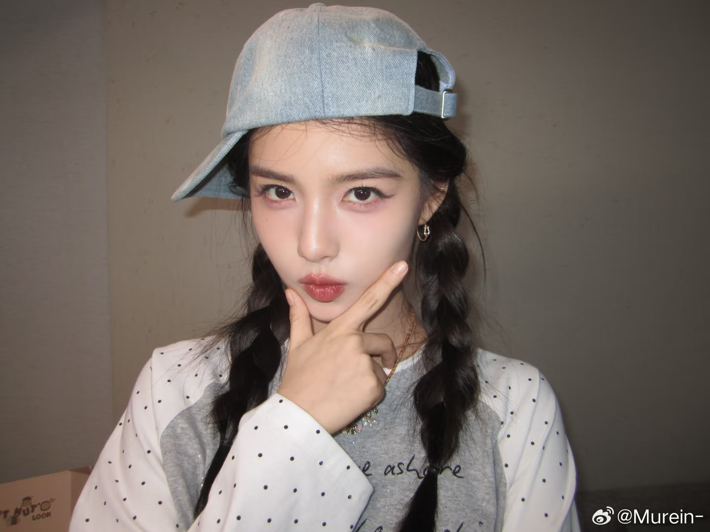 #艾米[超话]# 完全是个宝宝！这么萌！
​