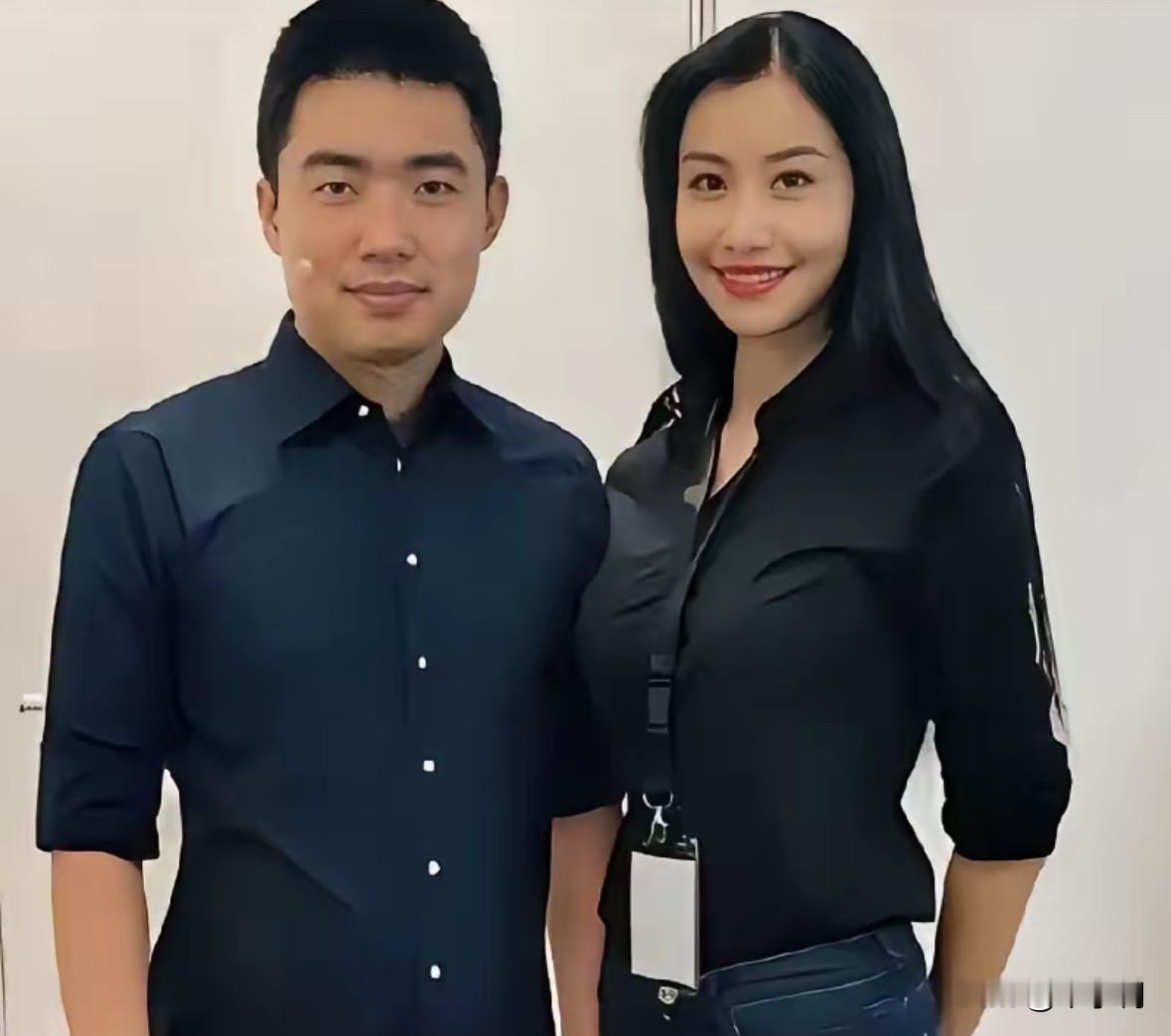 李想创办汽车之家，后来转战造车。创业路上，他很愿意听取妻子王蕾的想法。很多关键决策都参考了爱人的建议，避开不少坑。在家庭与事业互相加持之下，理想汽车一步步做大，如今成绩肉眼可见越来越好。