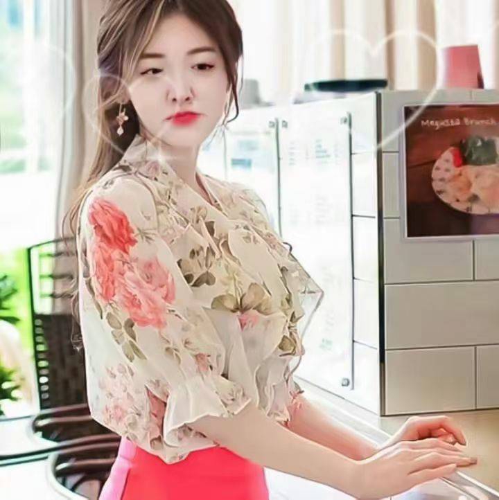 优雅气质 ，好身材好气质 。心动的感觉！