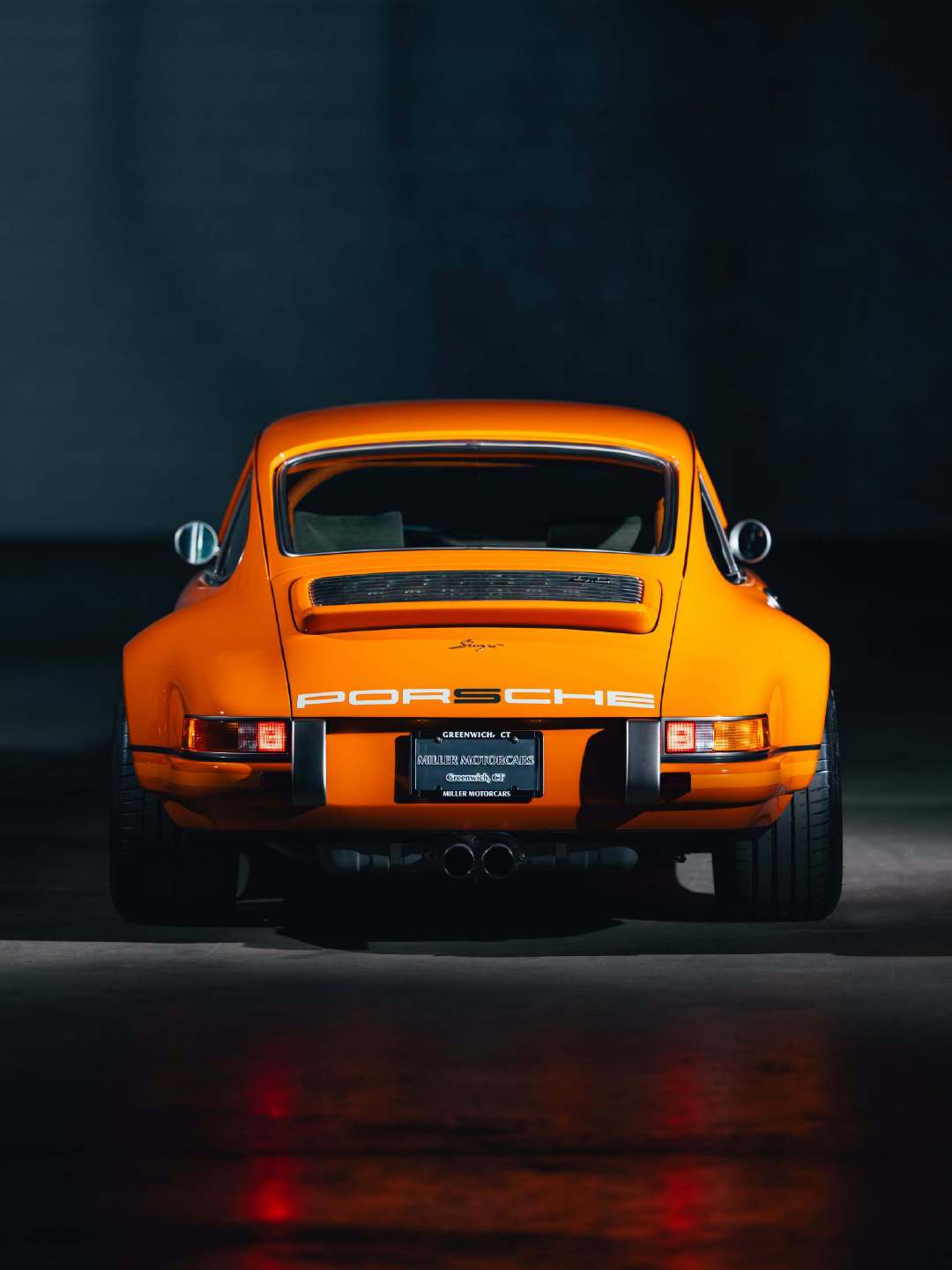 Singer Porsche 911
#保时捷911##保时捷# 
没有夸张的大宽体，还是这种简简单单的Singer更耐看。

分辨率：4000 ​