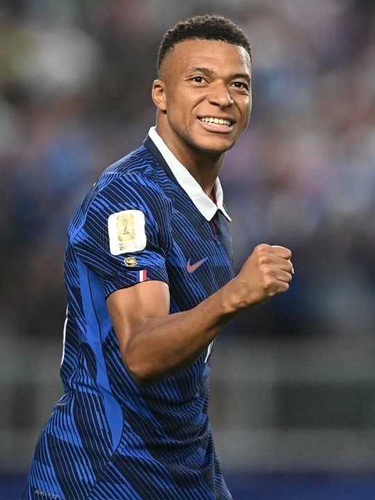 三届世界杯、仅16场比赛轰入16球，追平传奇克洛泽登顶历史第二，身后...