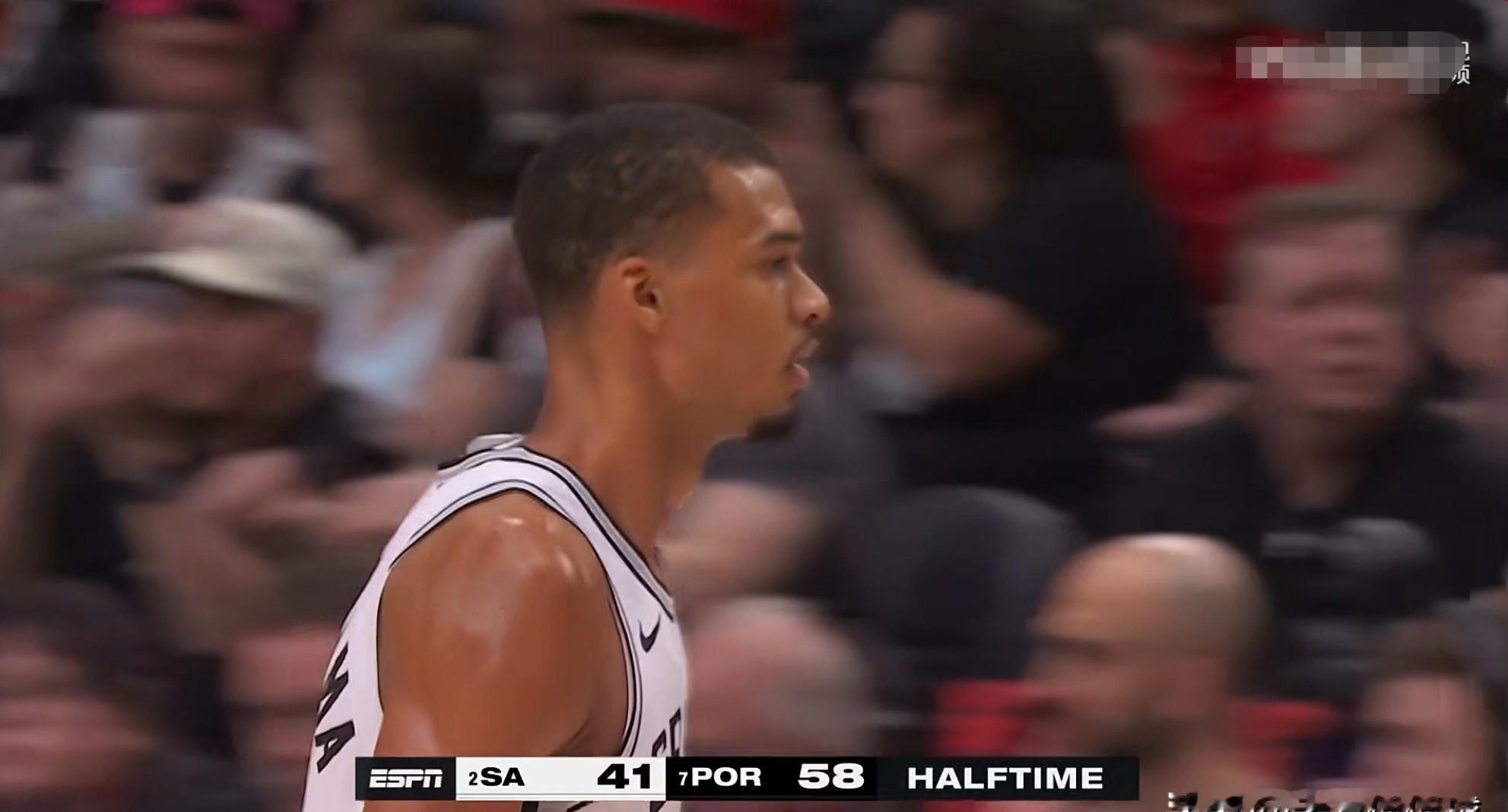 文班亚马复出首战，全网传他拉垮，结果数据打脸所有人。