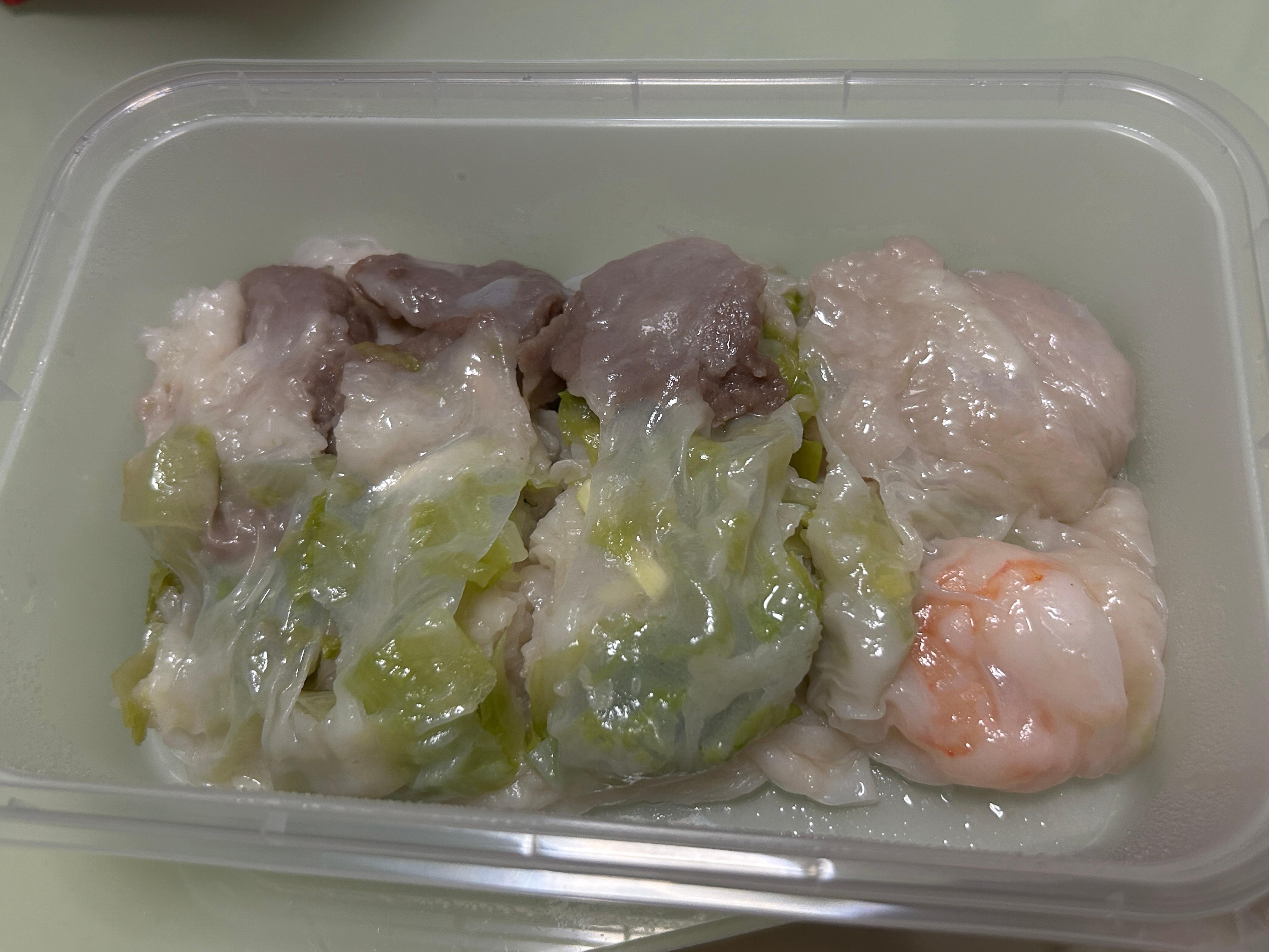 本周plog
吃到了超好吃的肠粉！好吃到都不用去广东的地步
龙眼新品依旧好喝
升级了盲盒角
周末非常充实，周五晚上吃的烤鸭很好吃，周六健身、去洗浴中心吃吃喝喝（虾很好吃），周日醒来后吃了湘菜配巴斯克、路上又碰见两个阿姨问路（好人好事➕2）、做头疗、打麻将（超高强度）、骑了两个小时车车，醒 ​