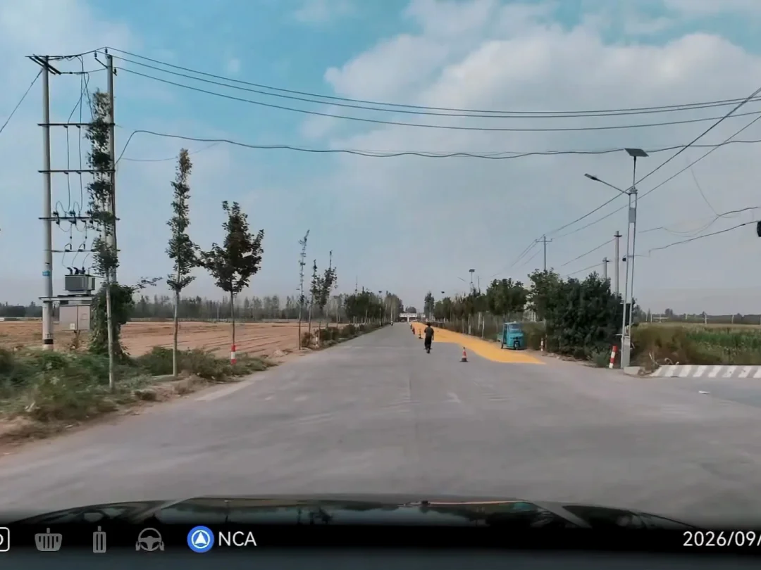 乡村道路晾晒农作物、逆光环境看不清前方电动车、高速快车道遭遇掉落轮胎……这些棘手路况不必担心。一路有