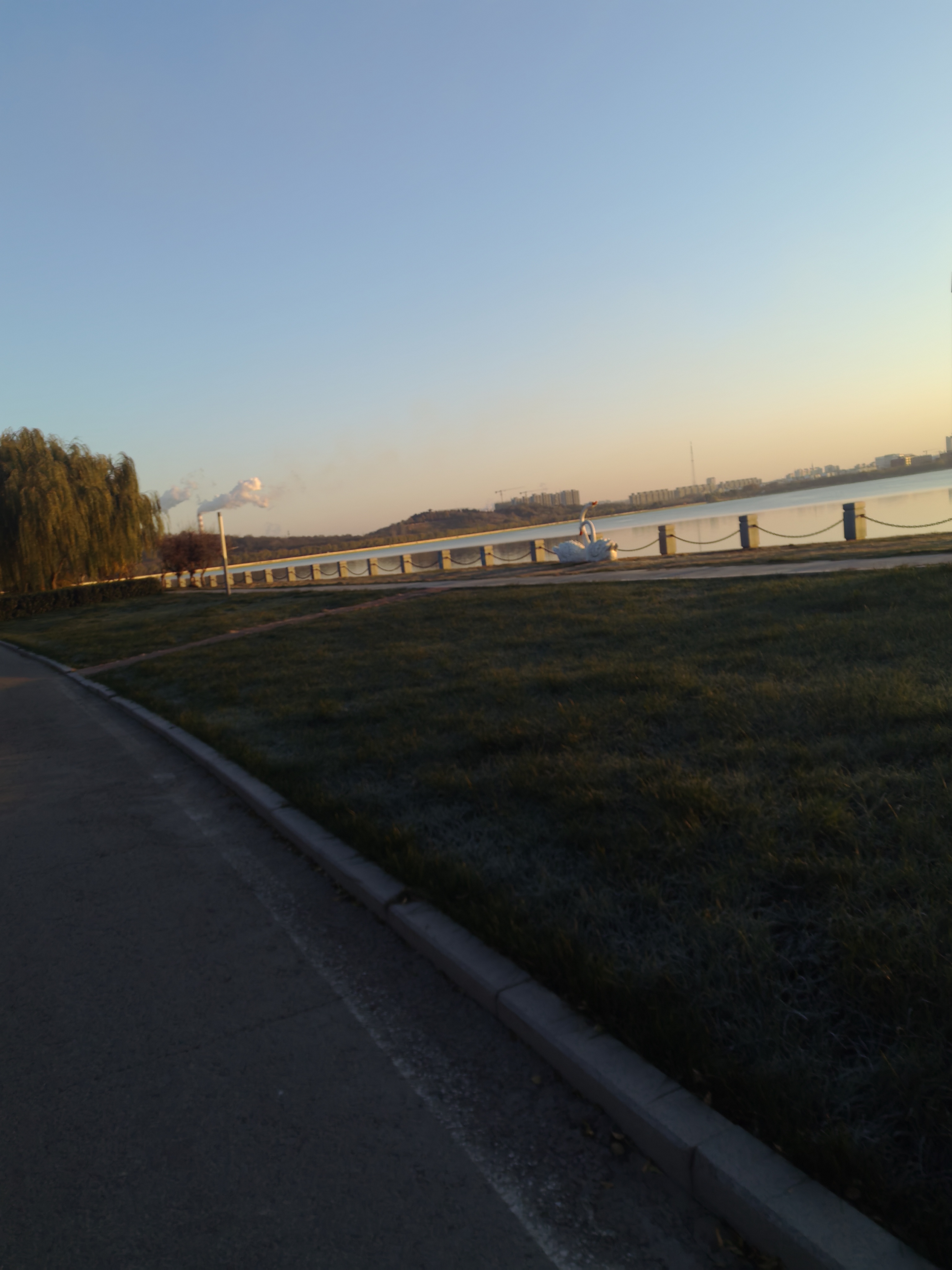 女人的慕强就有这样的结果。不必惊讶。