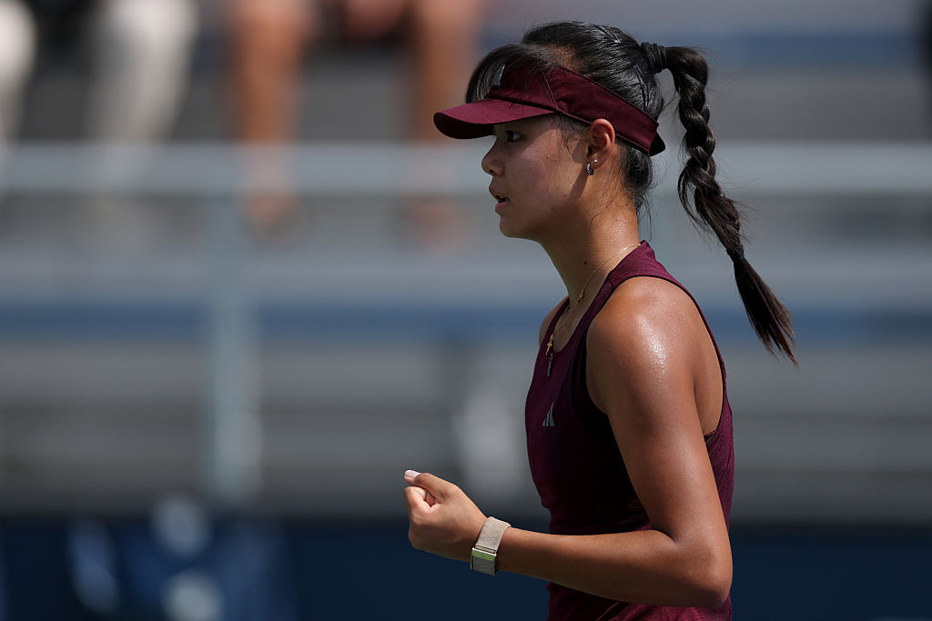 孙心然收获职业生涯巡回赛首胜🌟

WTA1000中网女单首轮，美网青少年女单冠军🇨🇳6-1/3-0领先时对手利斯退赛，孙心然收获职业生涯巡回赛第一场胜利🔛

下一轮，16岁小将的对手是西班牙球员布克沙🔥
#美网2026# #孙心然巡回赛首胜# #美网[超话]# ​​​​