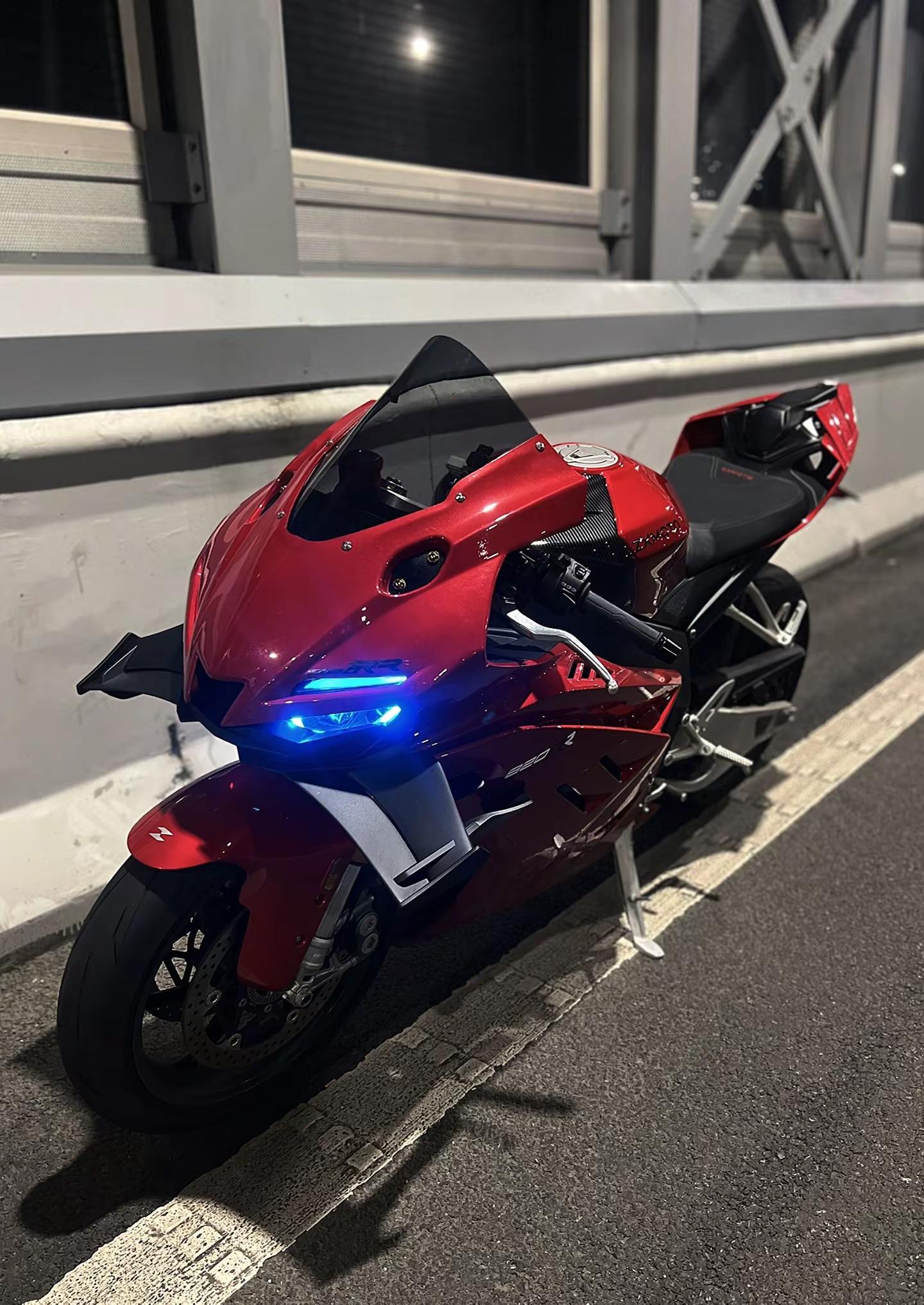 “形容不上来的魅力 我称之为感觉”张雪820rr 张雪500rr 张雪机车