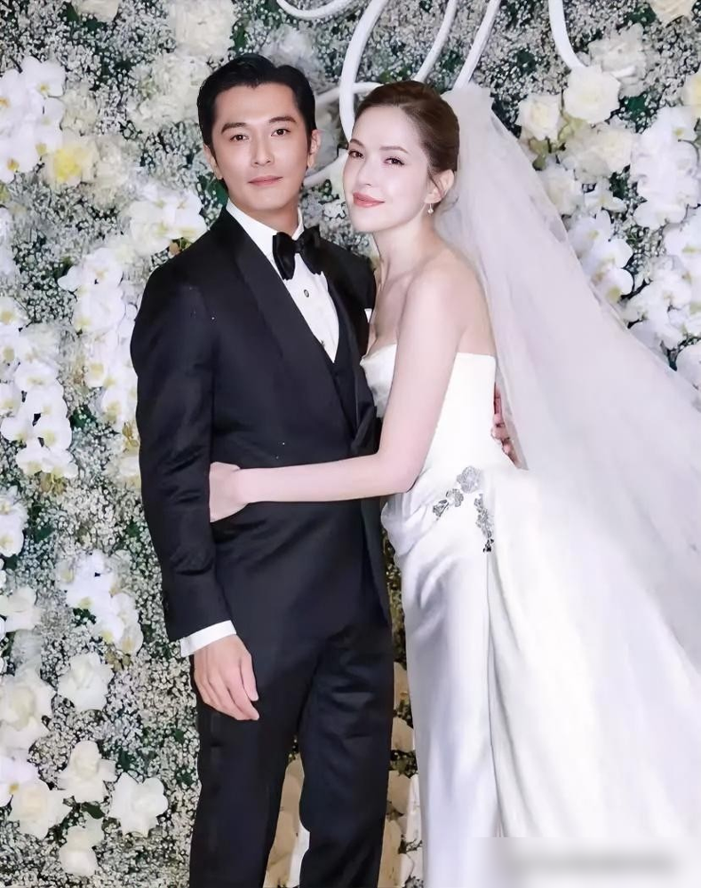 果然男人更懂男人！
 我问老公，邱泽长得这么帅，前女友也是一个比一个美...