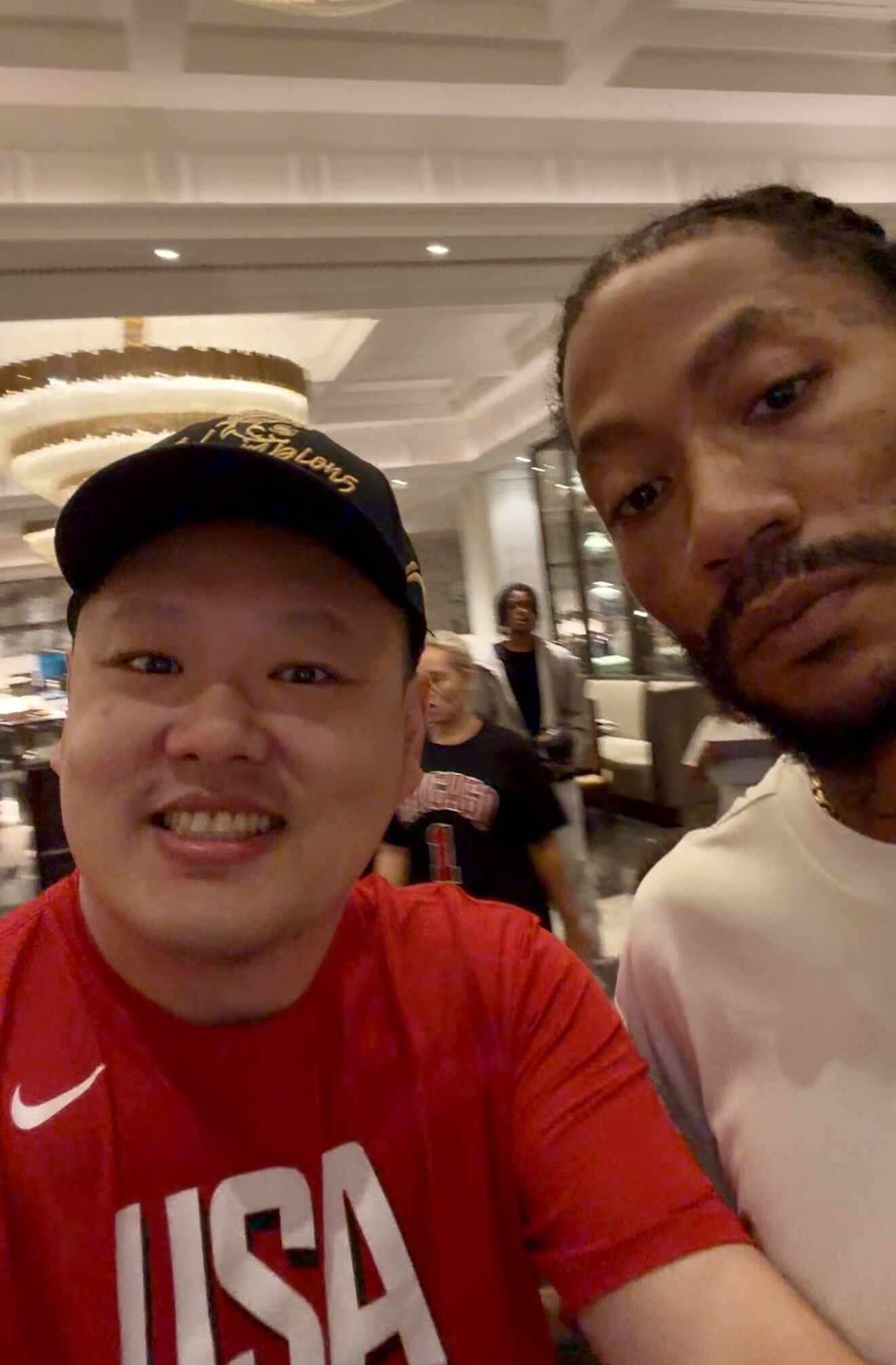 罗斯
#NBA# #篮球# #罗斯# #中国行# #CBA#
