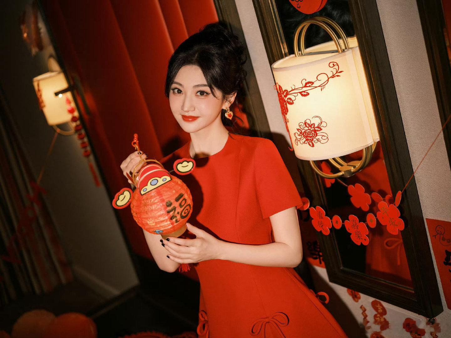 #景甜[超话]# 最美中国红❤️ ​