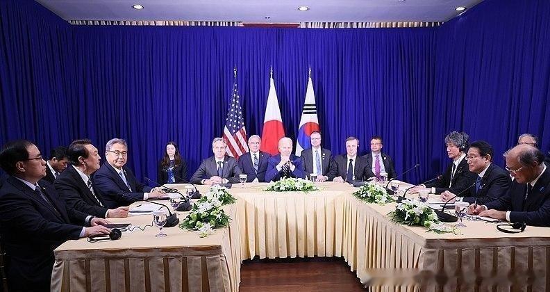 俄羅斯和美國是當今世界最大危險強權政治和霸權勢力，以大欺小，侵略別國，不知悔改，天理難容…《比核战争更凶险的来了！俄媒警告中国：大国对抗早升级成全系统灭国战，航母再多也防不住粮价暴涨、芯片断供、航线封锁，这仗怎么打》比核战争更凶险的来了！美国国防部长赫格塞思在香格里拉对话上直接点 ​
