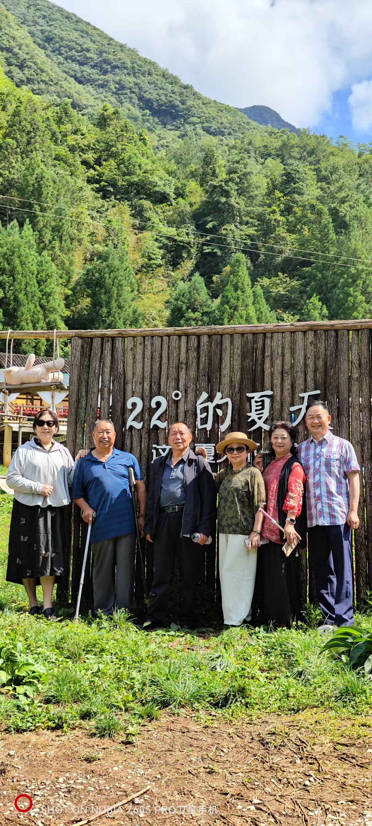 初中生的同学，现在都是六十多岁了，但都保持着童心。