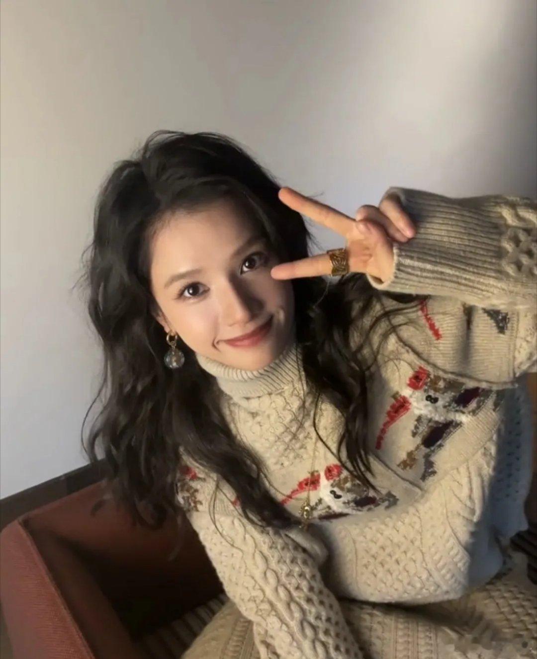 #张婧仪代言比亚迪秦max# zjy#张婧仪# 

细碎风声掠过漫长前路，藏起心底未曾向外言说的念想

​