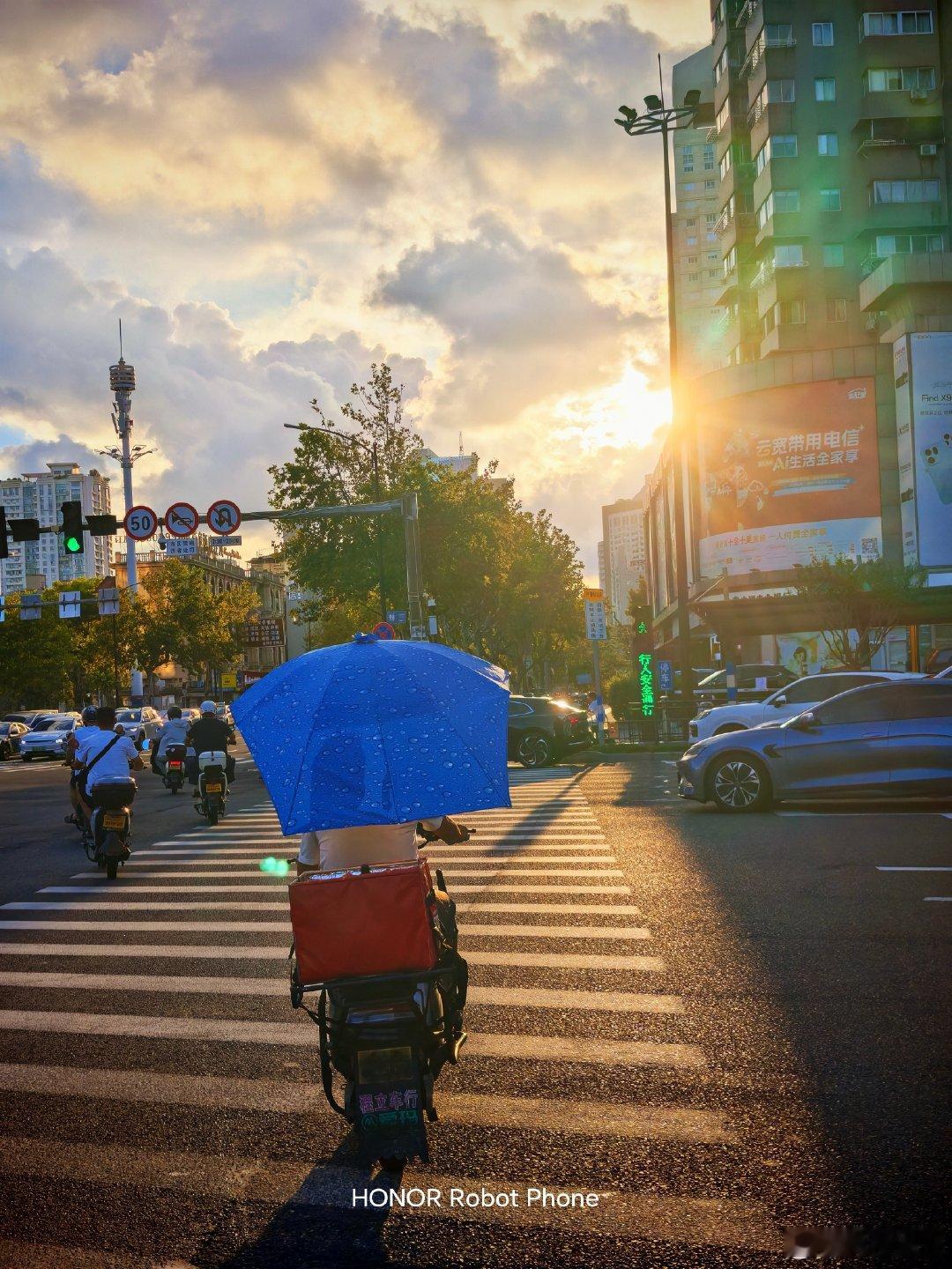 荣耀 Rotbotphone 这驭光H1
大逆光下还是有点东西的 ​