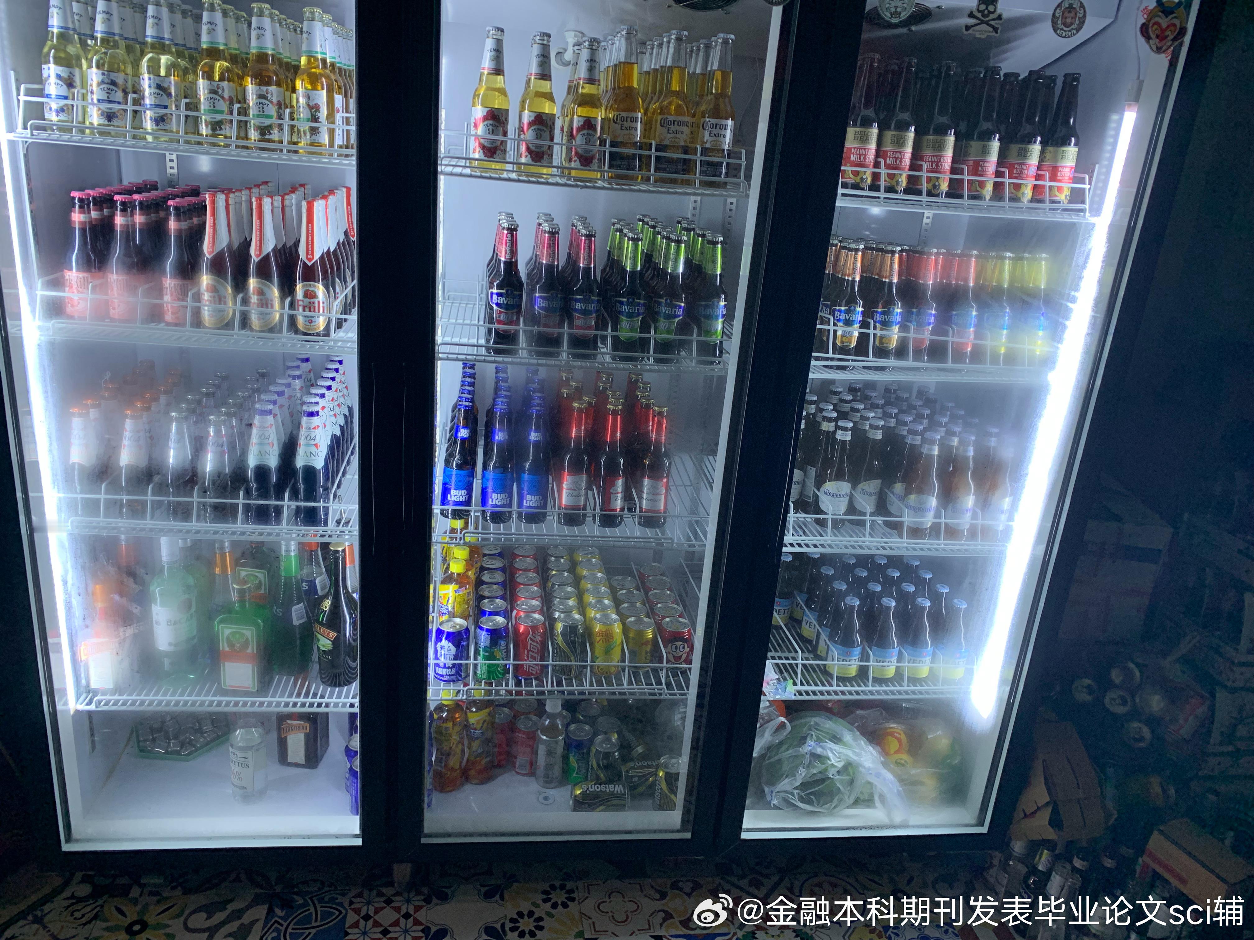 #学术道路的绊脚石[超话]#  国贸专业毕业论文怎么选题？我来推荐几个！
1.RCEP 框架下中国与越南电子信息产品贸易增长研究
2.中美技术贸易摩擦对中国人工智能产业出口的影响
3.中欧班列对中国与中东欧国家贸易成本的影响分4.中国一 东盟自贸区升级对农产品贸易的促进效应
5.美国对华关税壁垒对中国家具 ​