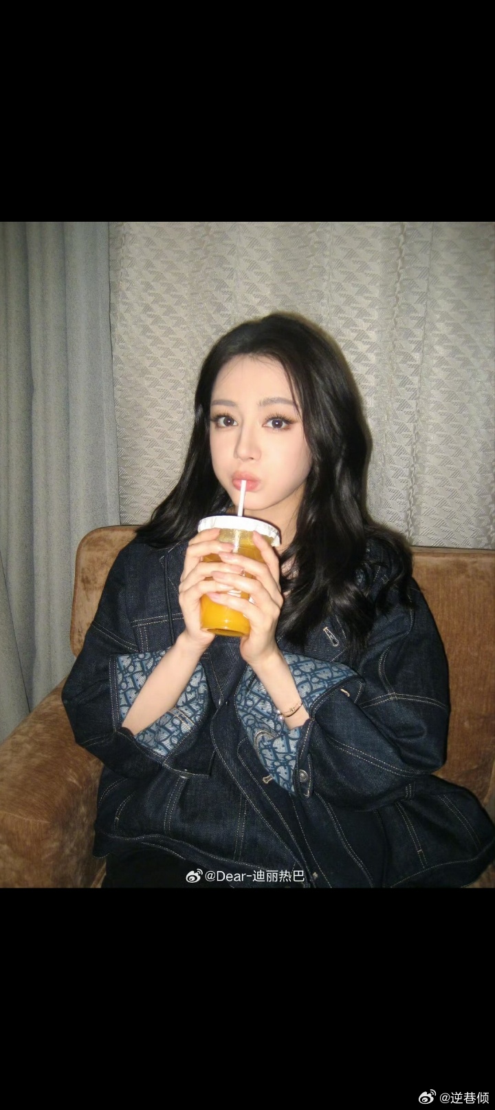 迪丽热巴dlrb dlrb “我自己的话我更愿意让自己放松，就不要太紧...
