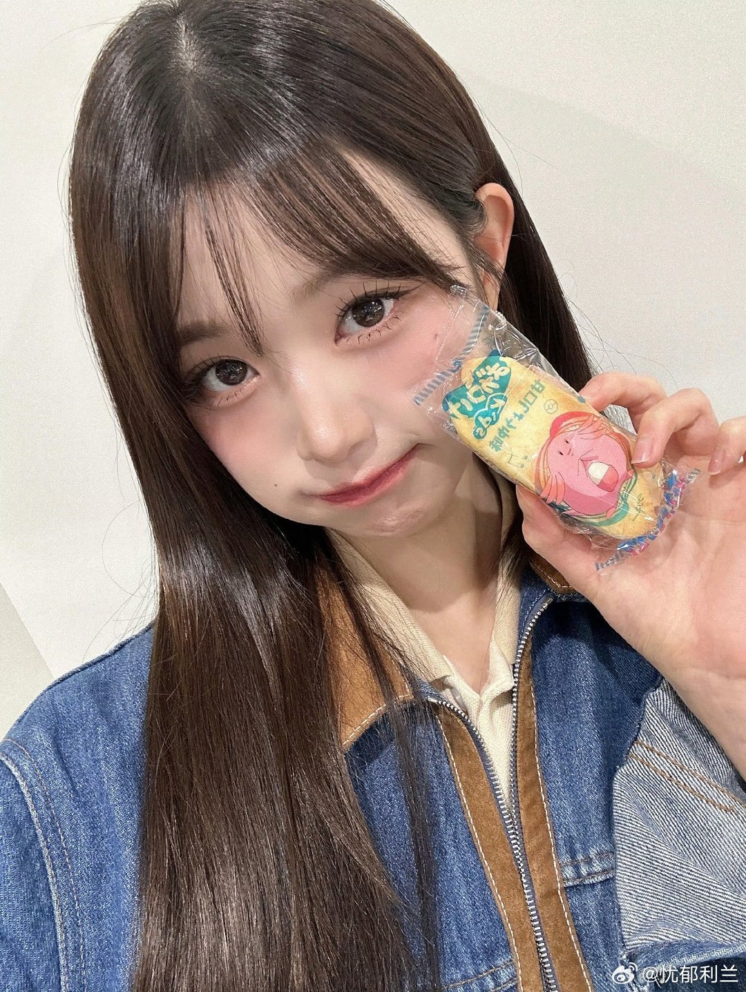 #张元英[超话]##张元英0831生日快乐# 
女孩你好可爱 ​