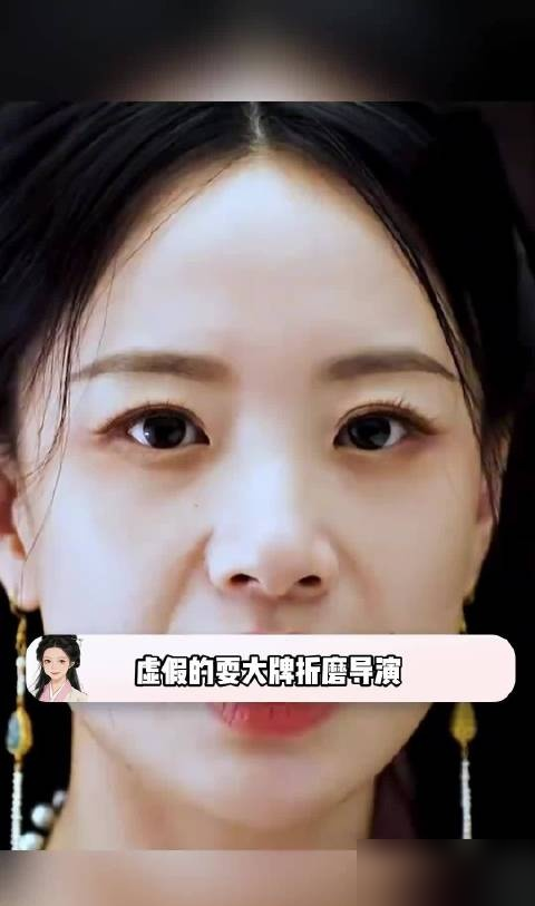 李梦敢全素颜怼镜头拍戏，连防晒都不涂，这在圈里本身就是个异类。
张颂文说过她拍《隐秘的角落》，为了一个苹果道具跟道具组死磕，必须跟前一场镜头里的一模一样。于正骂她迟到、没边界感，转头又承认她后来改了，戏是真的好。
早年《白鹿原》两次被换，全网说她耍大牌、难搞。她最近才正面回应：戏接不到是真的，但