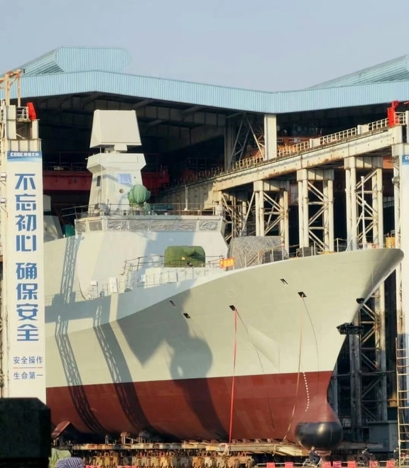 即将下水的新批次054B高清图