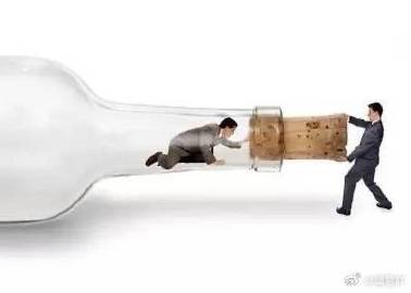 2025年做了三份工作，三份都是很短的工作，三份工作都是在超市，最后一...